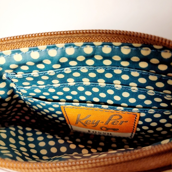 Fossil Key-Per Coated Canvas & Leather Wristlet - Picture 4 of 5